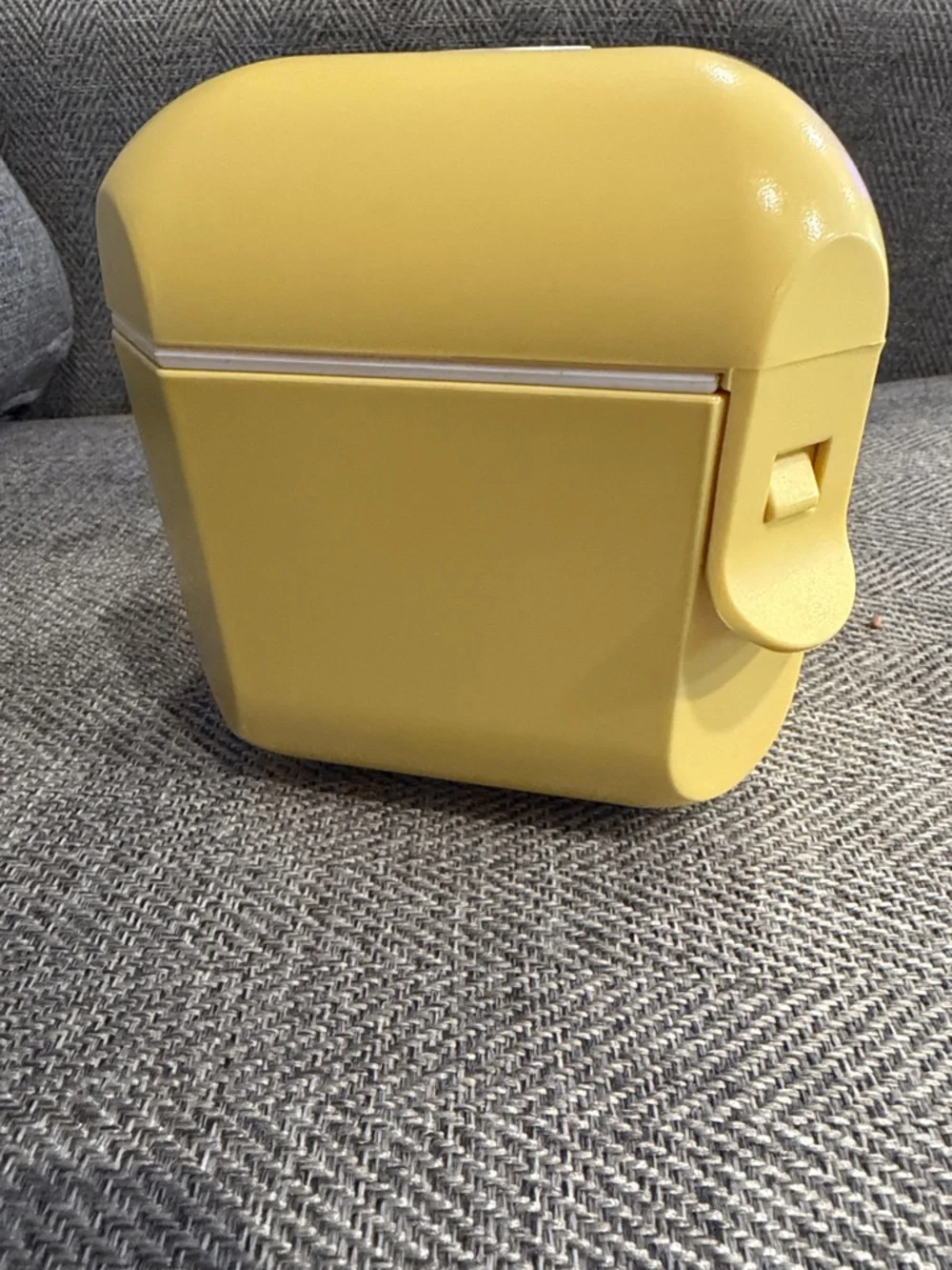 Jarsty All-In-One Vacuum Lunch Box Microwave Meal Prep Container Yellow